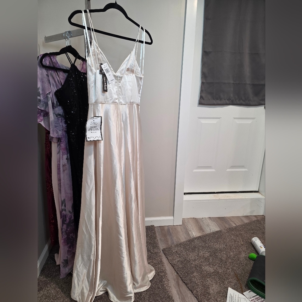 Sequin Hearts Ivory/cream Satin Dress - Picture 6 of 6